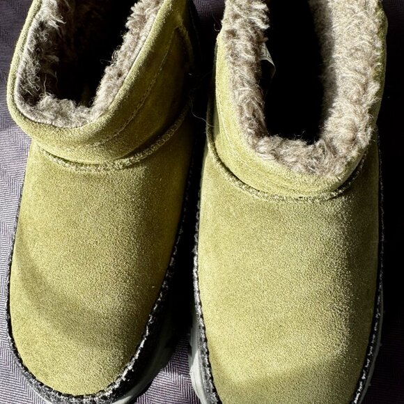 UGG Venture Daze Green Boots Unisex (women's size 7) New with tags - Picture 2 of 7
